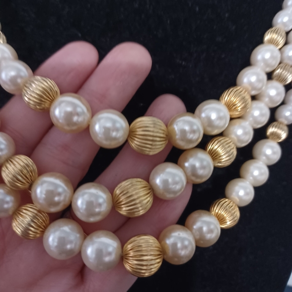 Korea Necklace - Picture 2 of 8